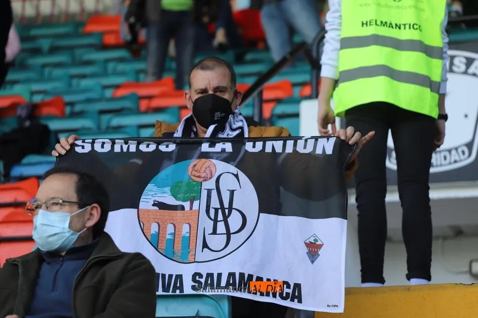 Foto 10 - El Salamanca UDS y su afici&oacute;n viven su aciago San Valent&iacute;n en el Helm&aacute;ntico