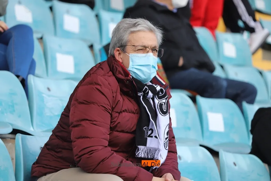 Foto 3 - El Salamanca UDS y su afici&oacute;n viven su aciago San Valent&iacute;n en el Helm&aacute;ntico