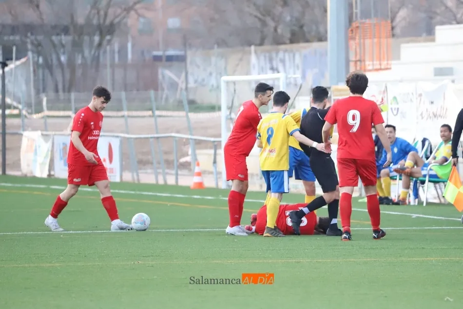 Foto 11 - El Hergar Camelot rescata un punto en el a&ntilde;adido del derbi de Regional con el RS Monterrey (2-2)