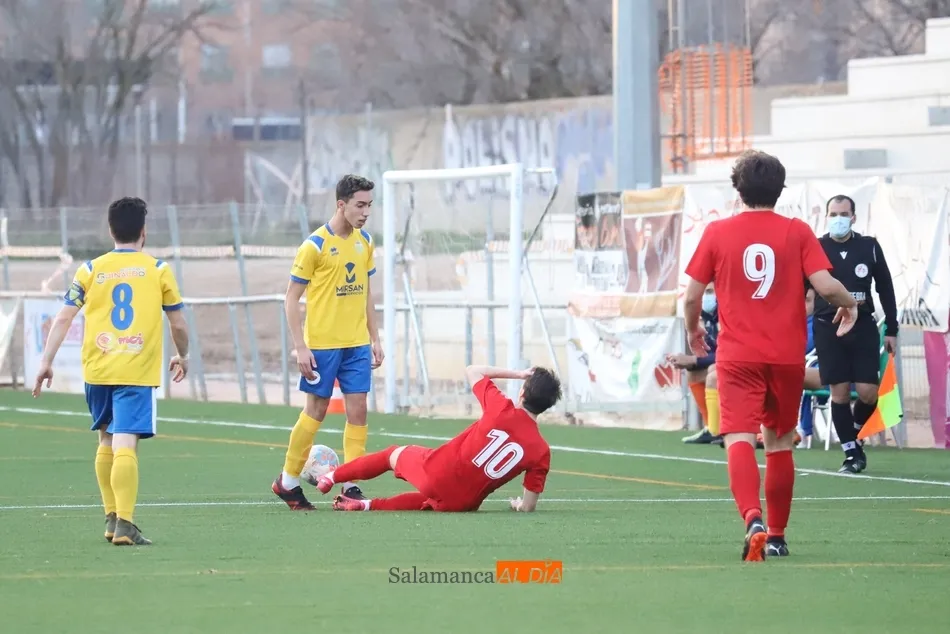 Foto 9 - El Hergar Camelot rescata un punto en el a&ntilde;adido del derbi de Regional con el RS Monterrey (2-2)