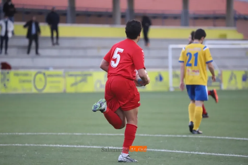 Foto 7 - El Hergar Camelot rescata un punto en el a&ntilde;adido del derbi de Regional con el RS Monterrey (2-2)