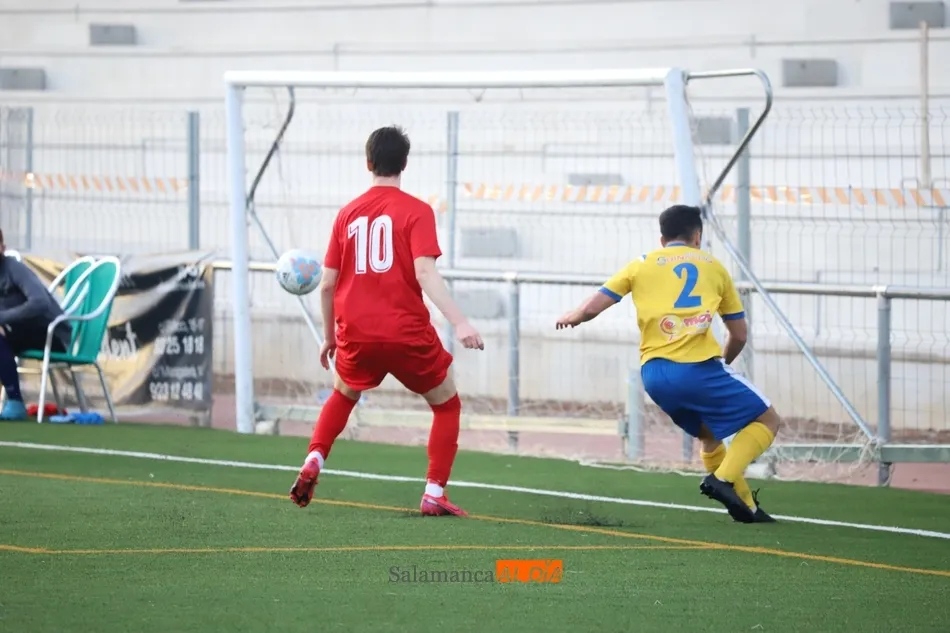 Foto 3 - El Hergar Camelot rescata un punto en el a&ntilde;adido del derbi de Regional con el RS Monterrey (2-2)