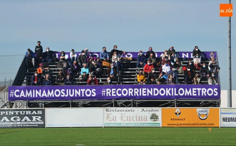 Foto 10 - El Pe&ntilde;aranda y el filial del Salamanca UDS firman las tablas en el derbi (0-0)