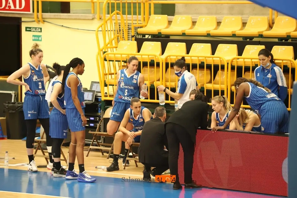 El Avenida, en el banquillo