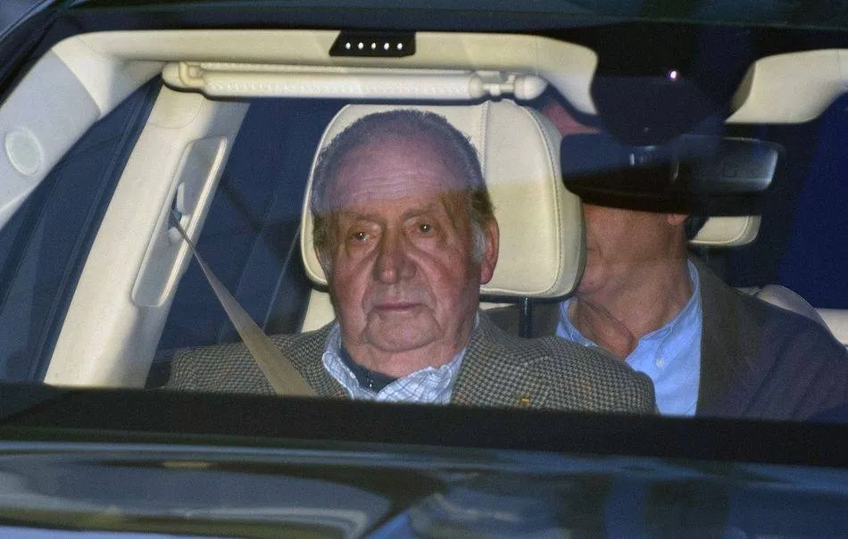 Don Juan Carlos abandonó España a principios de agosto rumbo a Emiratos Árabes Unidos, donde ha permanecido hasta ahora