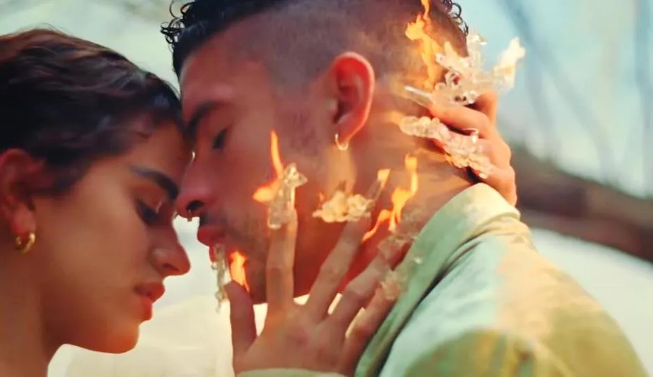 Una de las escenas de este vídeo de Rosalía y Bad Bunny