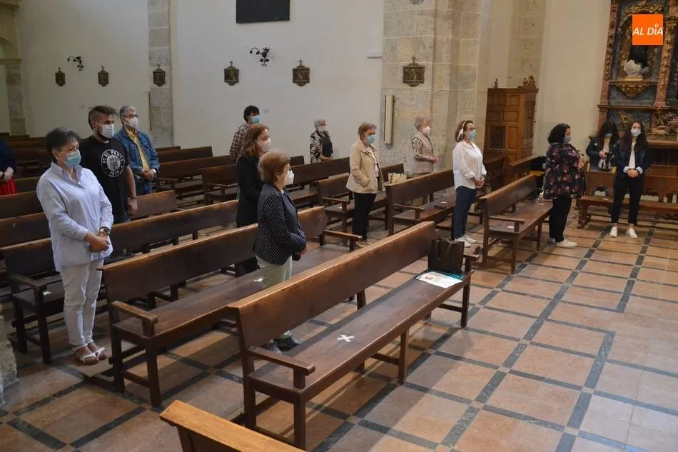 Ante la limitación de aforo de los templos a 25 personas, se celebrarán eucaristías con imposición de la ceniza, a las 12.00 del mediodía y una de la tarde