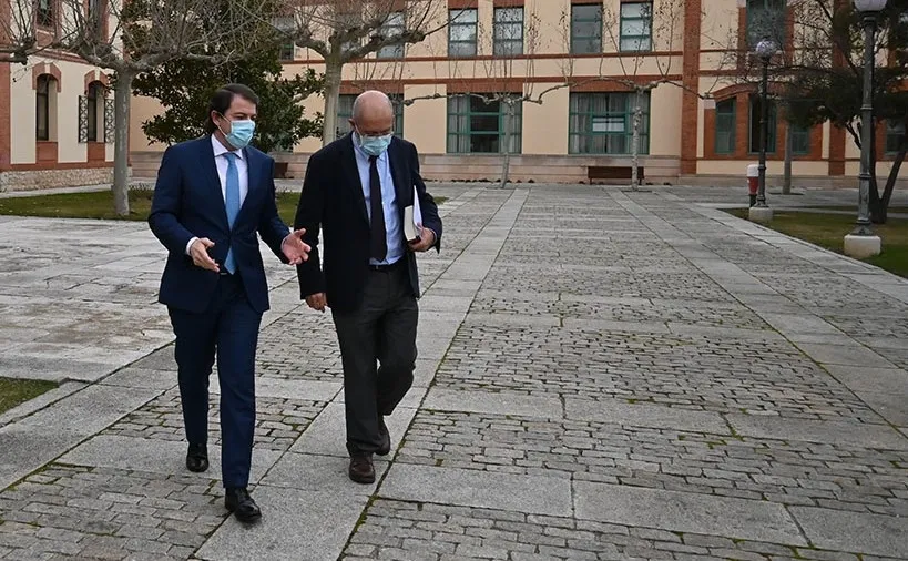 La Junta ‘contesta’ al Supremo decretando el cierre a las 20.00 horas de toda actividad no...