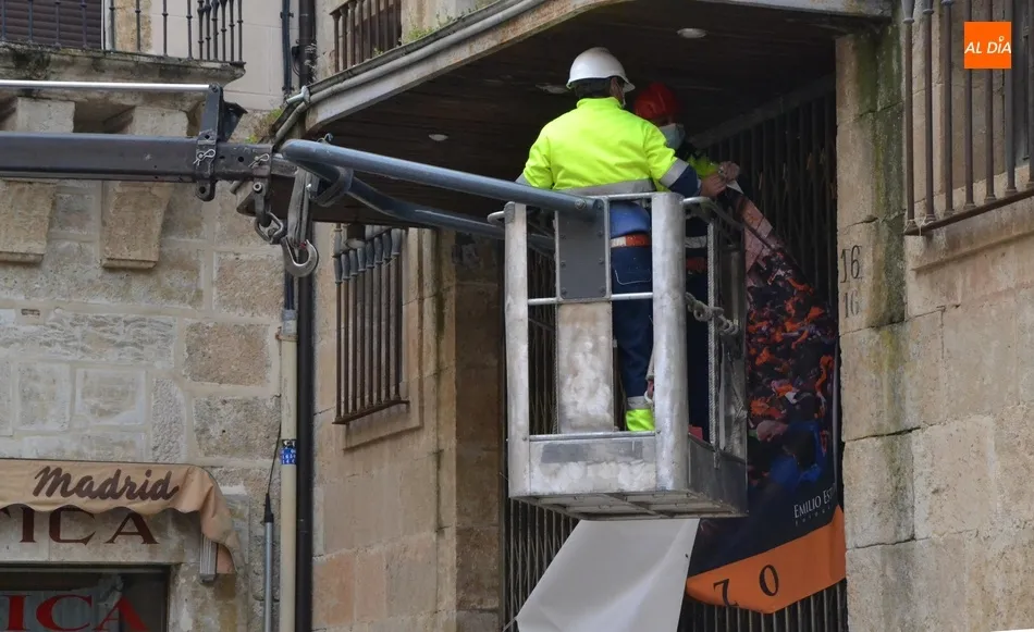 Foto 9 - El Mi&eacute;rcoles de Ceniza se convierte un a&ntilde;o m&aacute;s en d&iacute;a de recogida de elementos carnavaleros  