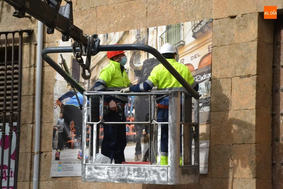 Foto 5 - El Mi&eacute;rcoles de Ceniza se convierte un a&ntilde;o m&aacute;s en d&iacute;a de recogida de elementos carnavaleros  