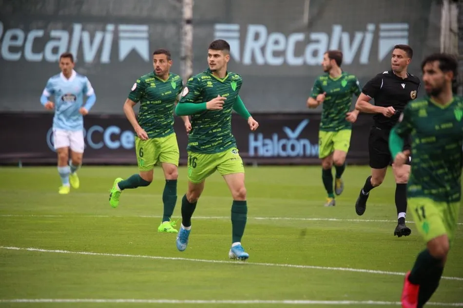 Un instante del partido frente al Celta B - Twitter CD Guijuelo