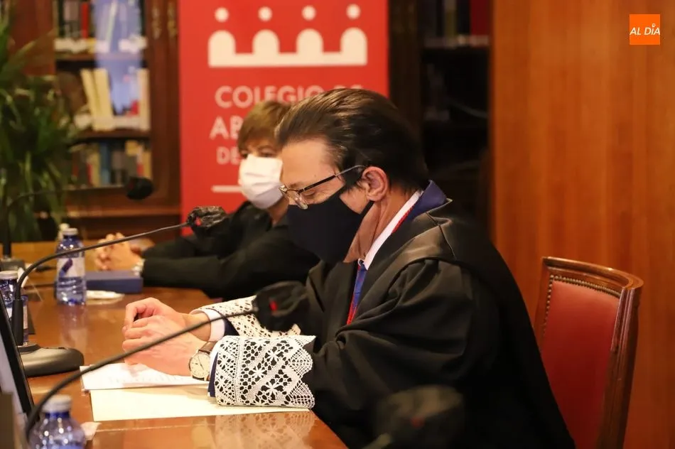 Foto 8 - Jos&eacute; Javier Rom&aacute;n Capillas toma posesi&oacute;n como nuevo decano del Colegio de Abogados