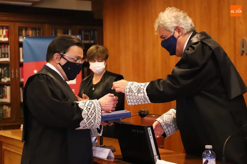 Foto 10 - Jos&eacute; Javier Rom&aacute;n Capillas toma posesi&oacute;n como nuevo decano del Colegio de Abogados
