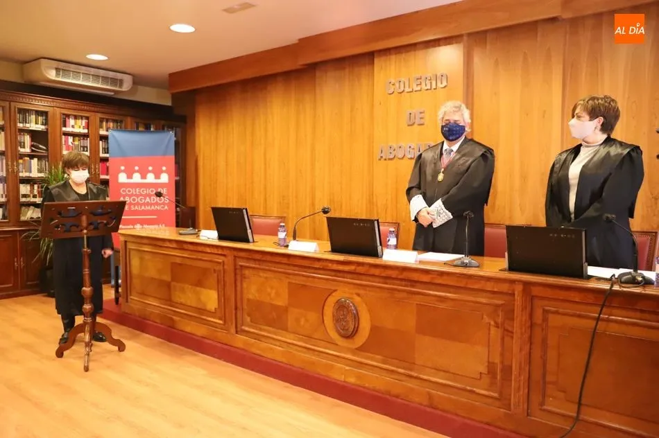 Foto 2 - Jos&eacute; Javier Rom&aacute;n Capillas toma posesi&oacute;n como nuevo decano del Colegio de Abogados