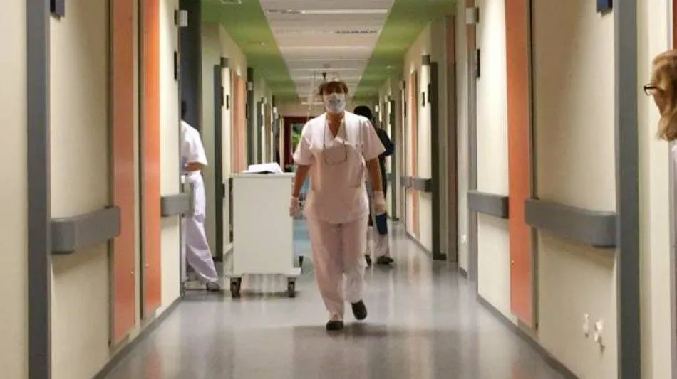 SATSE ha remarcado que ya desde el comienzo de la pandemia los profesionales están sufriendo condiciones de estrés y presión asistencial. Foto archivo EP