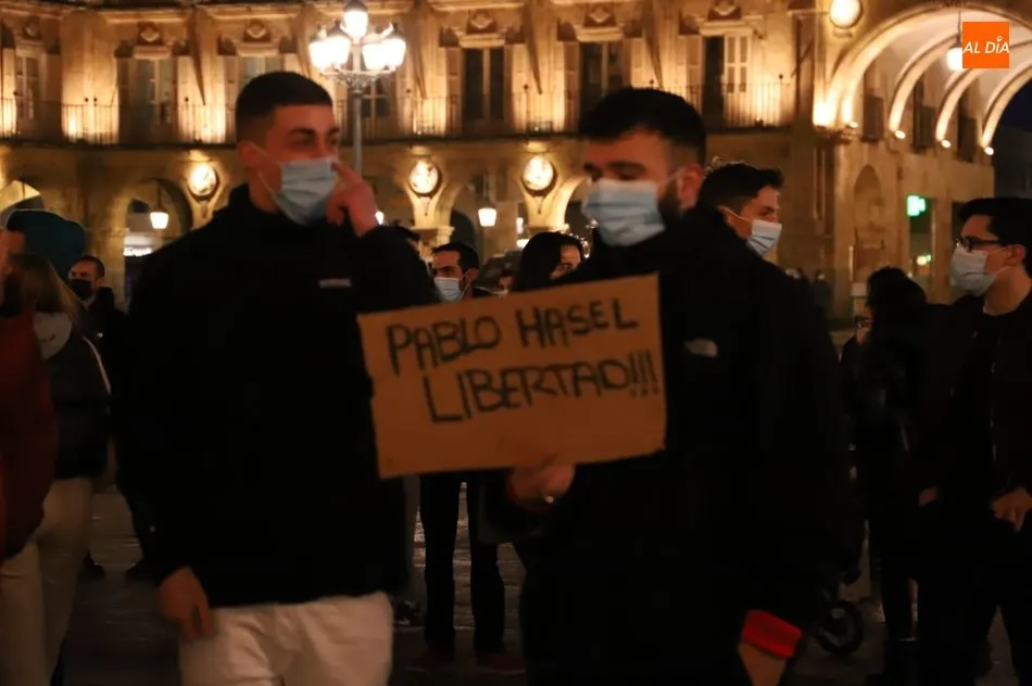 Foto 5 - Concentraci&oacute;n en la Plaza Mayor de Salamanca por la libertad de Pablo Hasel&nbsp;