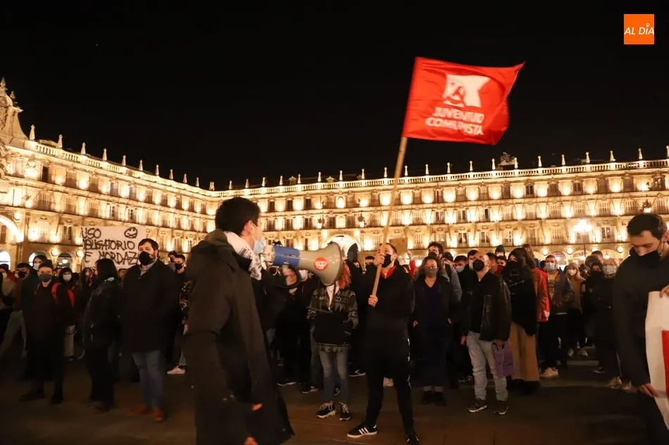 Foto 10 - Concentraci&oacute;n en la Plaza Mayor de Salamanca por la libertad de Pablo Hasel&nbsp;