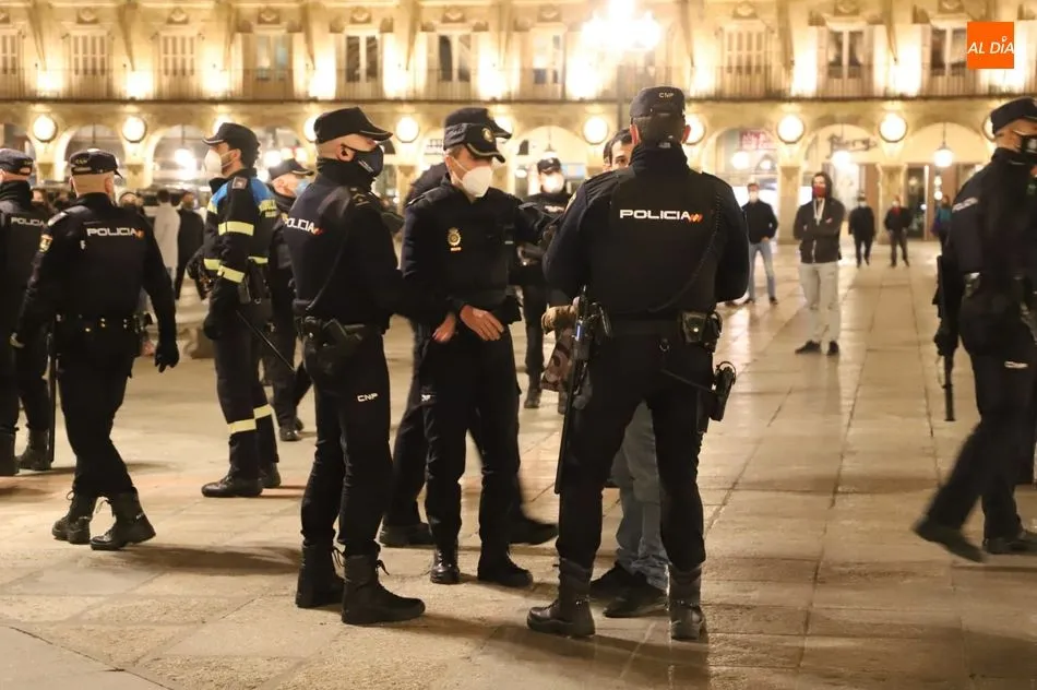 Foto 4 - Retenido por la polic&iacute;a tras un altercado durante la concentraci&oacute;n por la libertad de Hasel&nbsp;