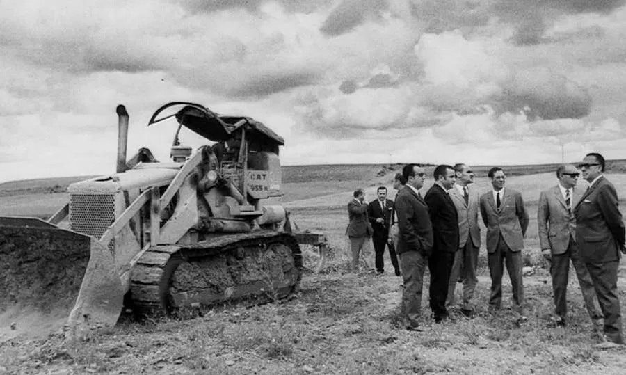 El inicio de las obras del estadio Helmántico en Villares de la Reina
