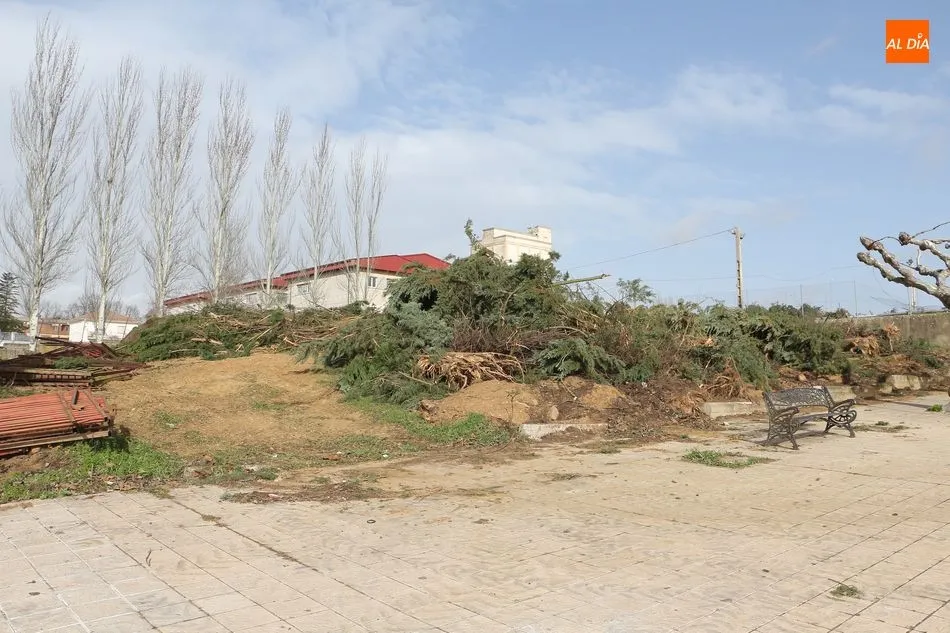 Foto 3 - Comienza la construcci&oacute;n del parque canino de Guijuelo