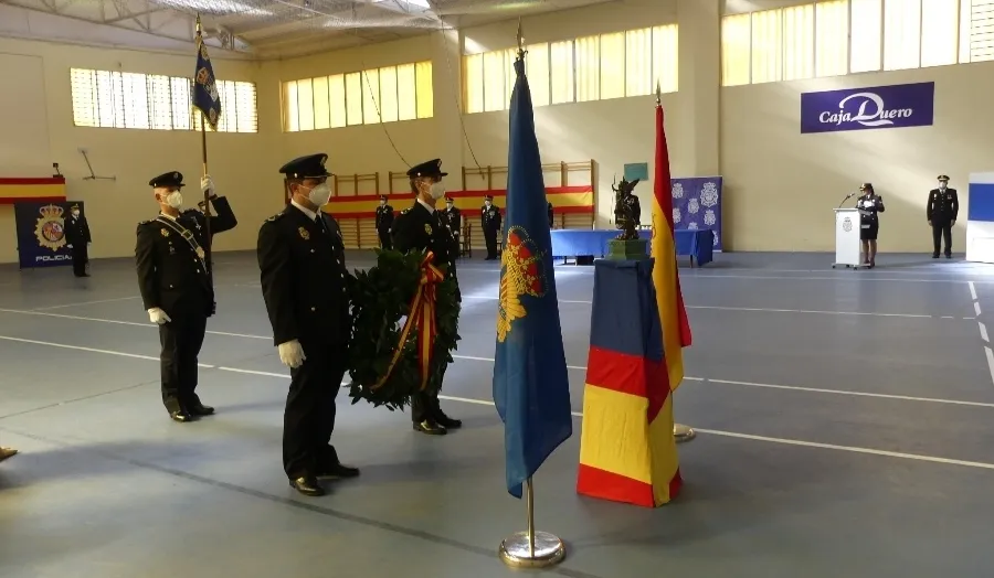 Foto 6 - Acto de jura en Salamanca para tres nuevos inspectores de la Polic&iacute;a Nacional