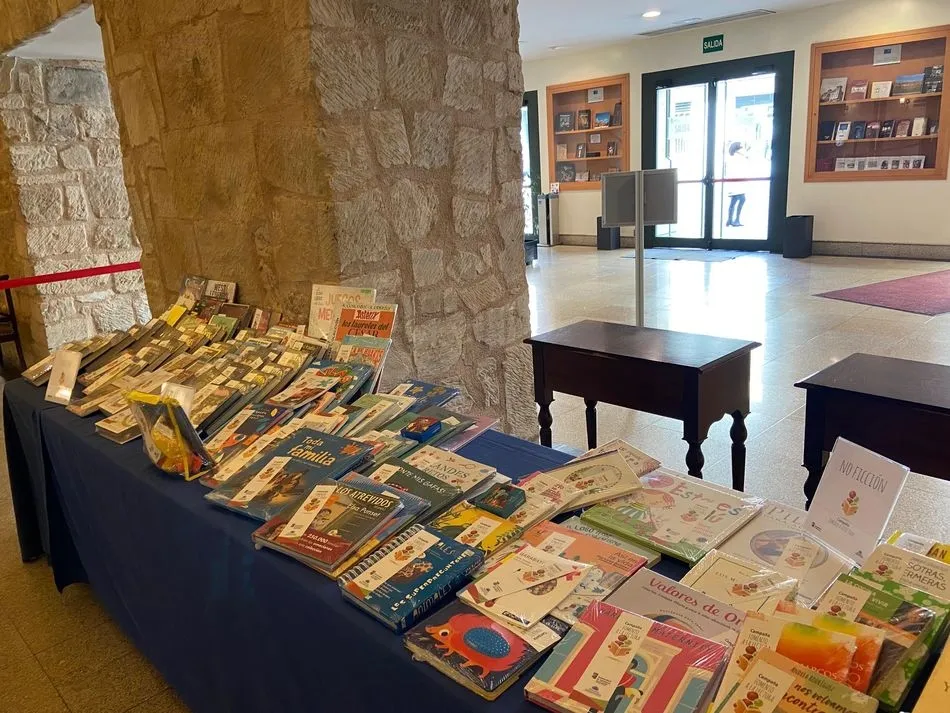 Foto 2 - Contin&uacute;a el programa de fomento de la lectura y de apoyo al sector de las librer&iacute;as locales