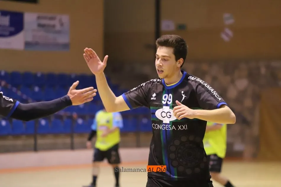 Foto 8 - Goleada de esc&aacute;ndalo del BM Salamanca al Ezequiel 4 Valles La Robla (39-27)
