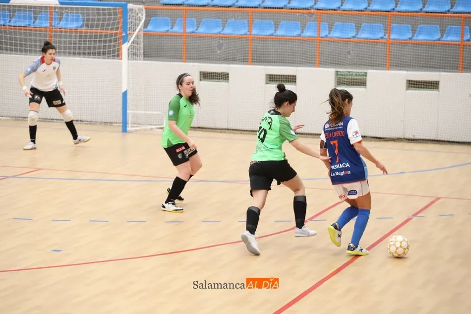 Foto 11 - El Intersala vuelve a puntuar tras empatar en casa con el Ourense y la USAL pierde con el Castro