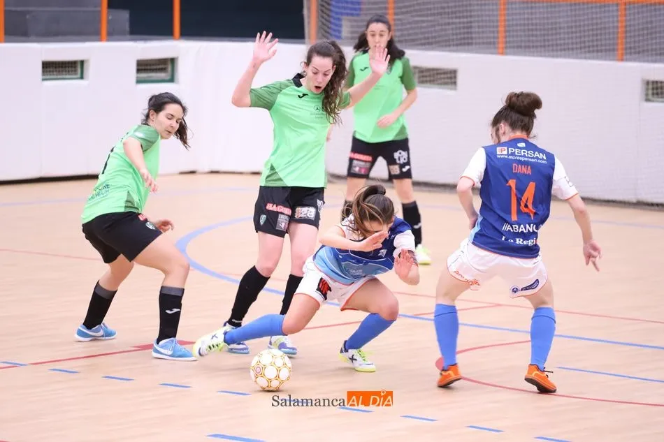 Foto 9 - El Intersala vuelve a puntuar tras empatar en casa con el Ourense y la USAL pierde con el Castro