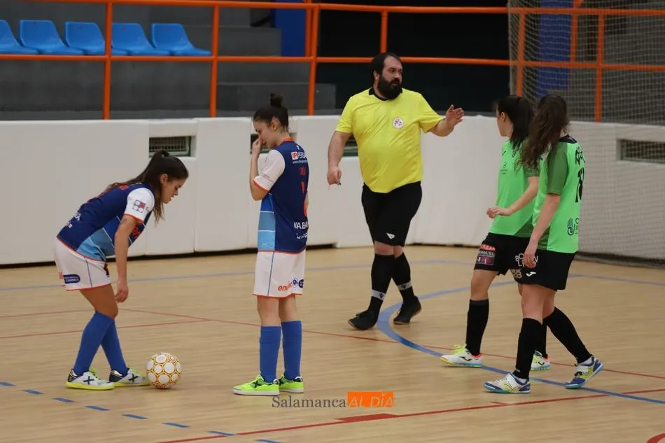 Foto 8 - El Intersala vuelve a puntuar tras empatar en casa con el Ourense y la USAL pierde con el Castro