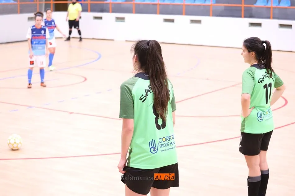 Foto 7 - El Intersala vuelve a puntuar tras empatar en casa con el Ourense y la USAL pierde con el Castro