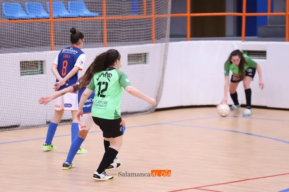 Foto 5 - El Intersala vuelve a puntuar tras empatar en casa con el Ourense y la USAL pierde con el Castro
