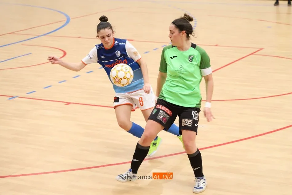 Foto 4 - El Intersala vuelve a puntuar tras empatar en casa con el Ourense y la USAL pierde con el Castro