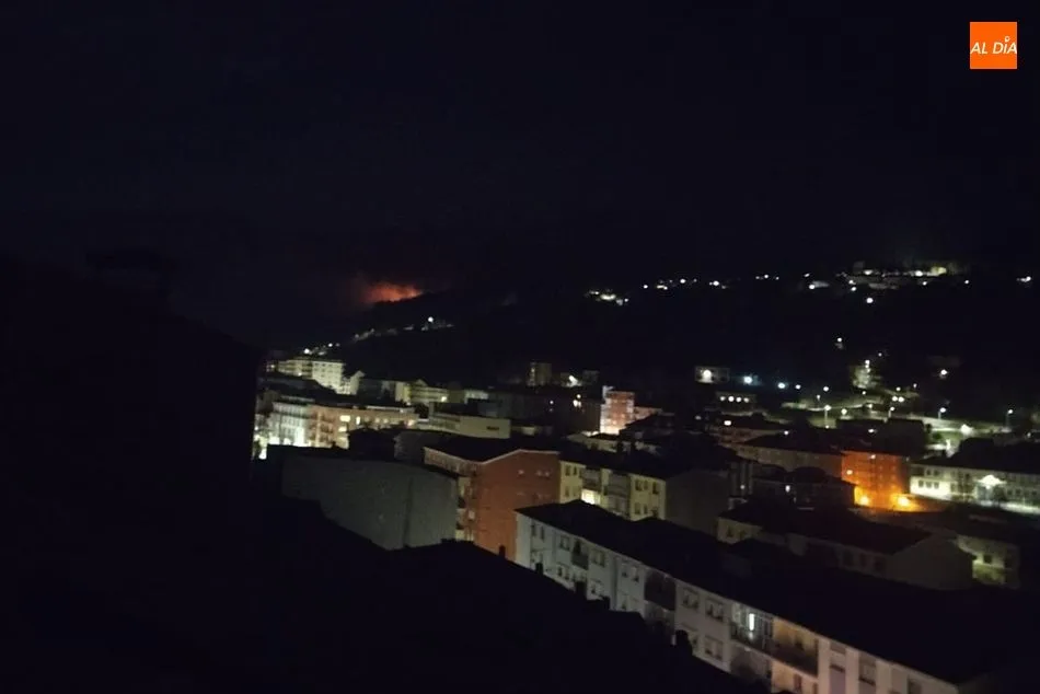 Foto 4 - Declarado un incendio en la zona de Las Cuadrillas de El Casta&ntilde;ar
