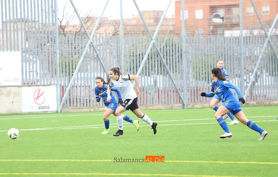 Foto 9 - Empate del Salamanca UDS Femenino con el Ol&iacute;mpico de Le&oacute;n en casa (0-0)
