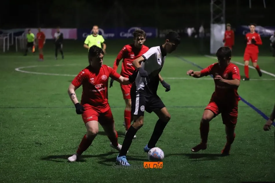 Foto 10 - El Salamanca UDS le mete un set al Navega en Regional Juvenil (6-1); Unionistas, l&iacute;der