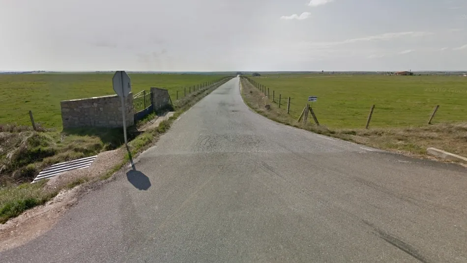 La regidora niega que el Ayuntamiento haya pagado un segundo proyecto de mejora del camino al polígono agroalimentario