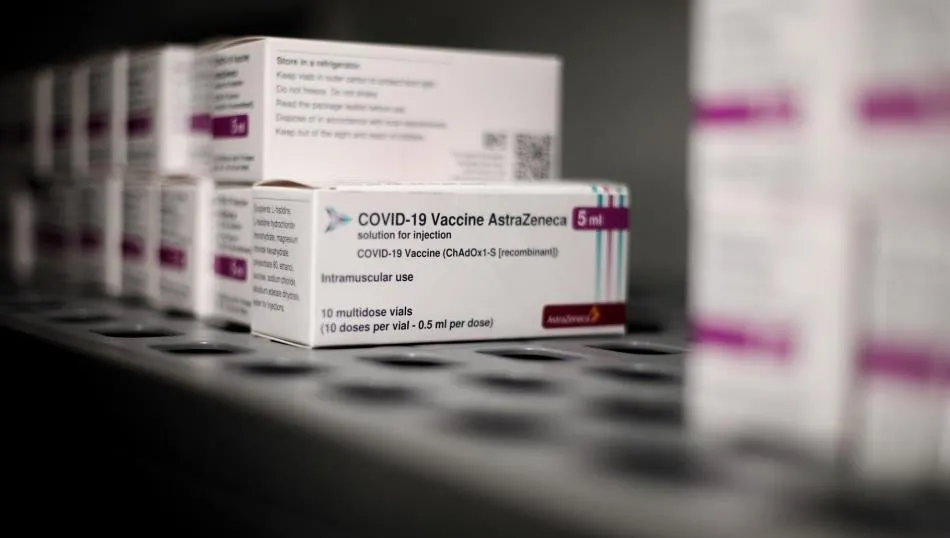 Varias cajas con la vacuna contra la COVID-19 de AstraZeneca. Foto de Eduardo Parra - EP
