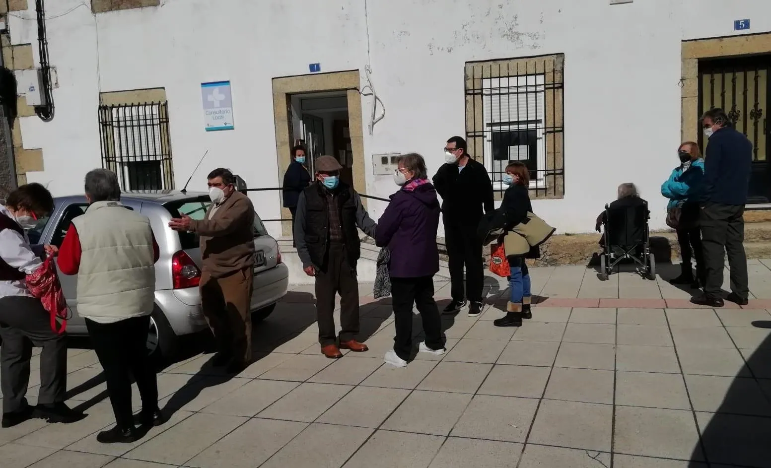 Foto 3 - En marcha la vacunaci&oacute;n de personas dependientes en pueblos de la comarca  