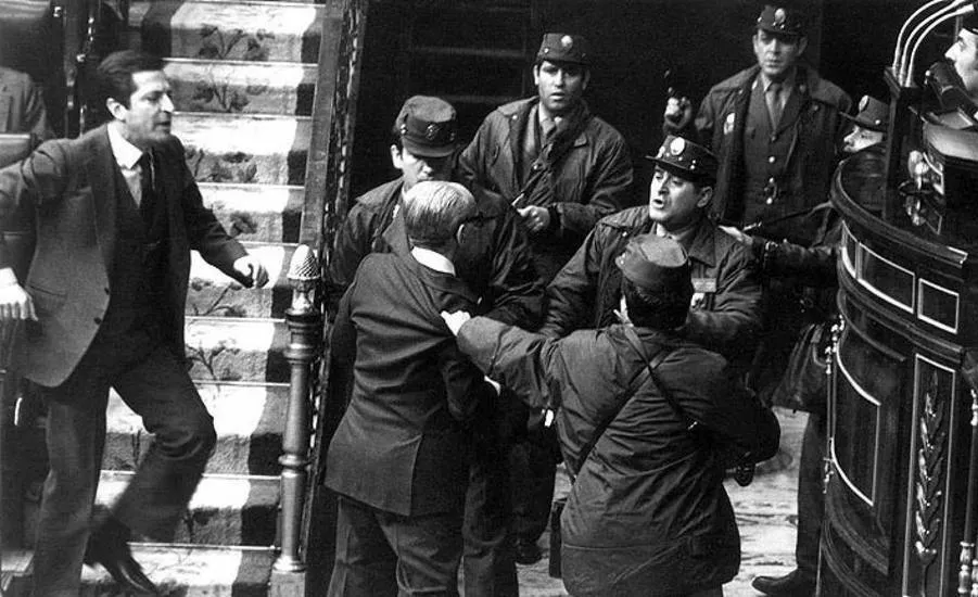 Foto 2 - Soldados salmantinos durmieron con los fusiles al lado de la cama, en la noche del 23F