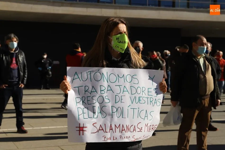 Foto 4 - Nueva protesta de los hosteleros por las medidas restrictivas que limitan su actividad&nbsp;