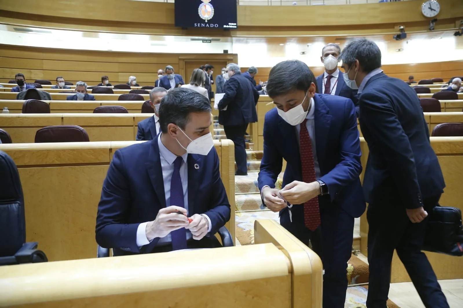 Foto 3 - Las pulseras solidarias Pyfano en favor de la oncolog&iacute;a infantil en Salamanca llegan a manos de...