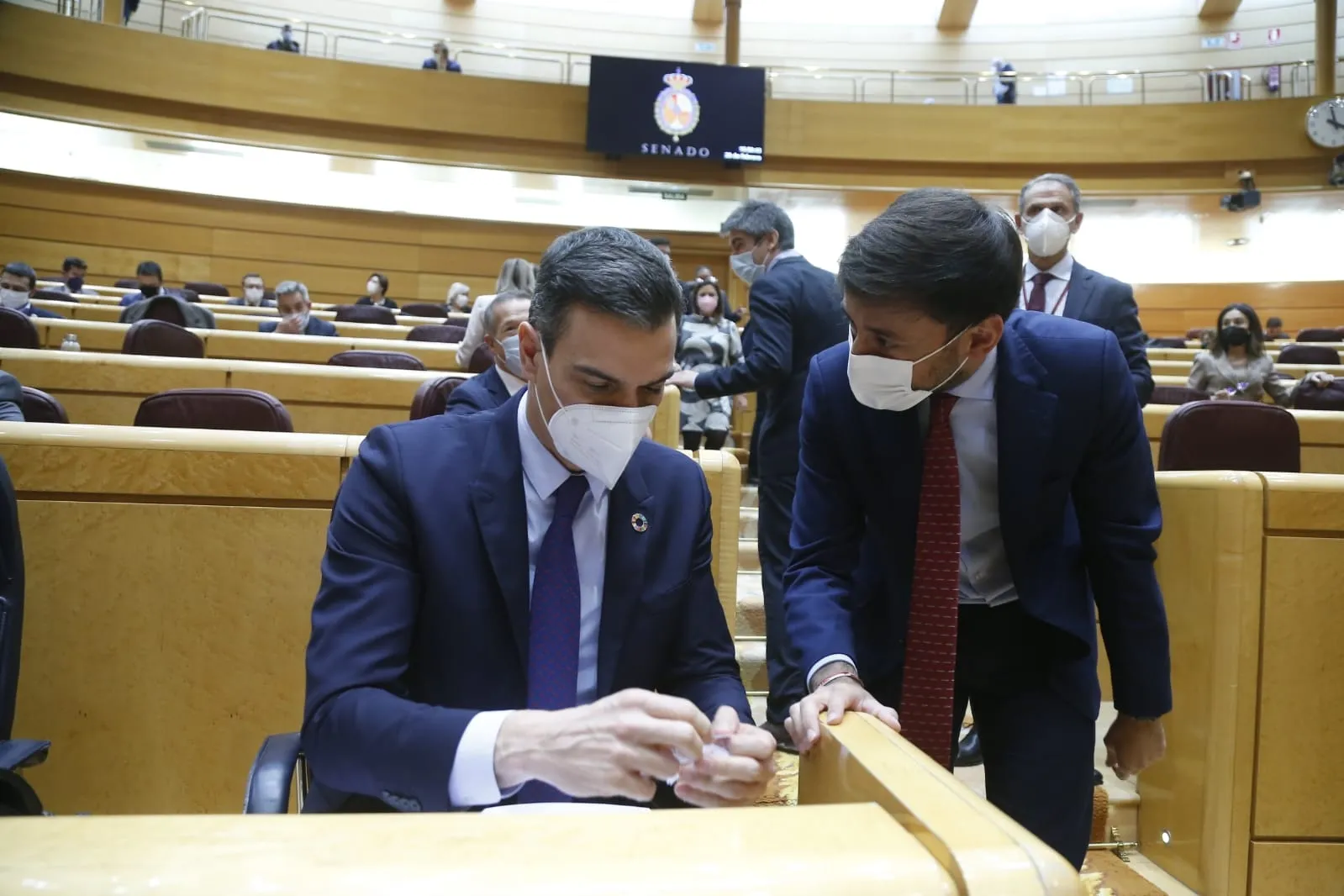 Foto 2 - Las pulseras solidarias Pyfano en favor de la oncolog&iacute;a infantil en Salamanca llegan a manos de...