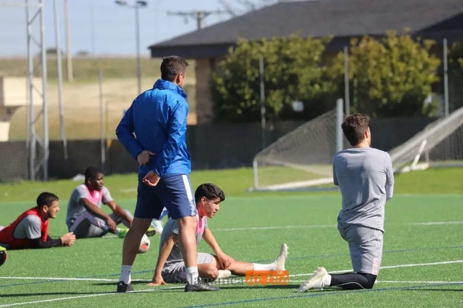 Foto 6 - Juancho no entrena con el Salamanca UDS