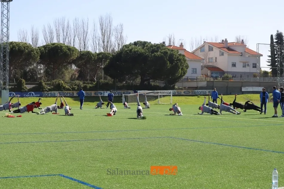 Foto 2 - Juancho no entrena con el Salamanca UDS