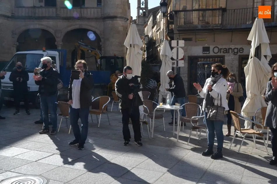 Foto 7 - M&aacute;s de un centenar de veh&iacute;culos toma parte en la caravana reivindicativa de los trabajadores...