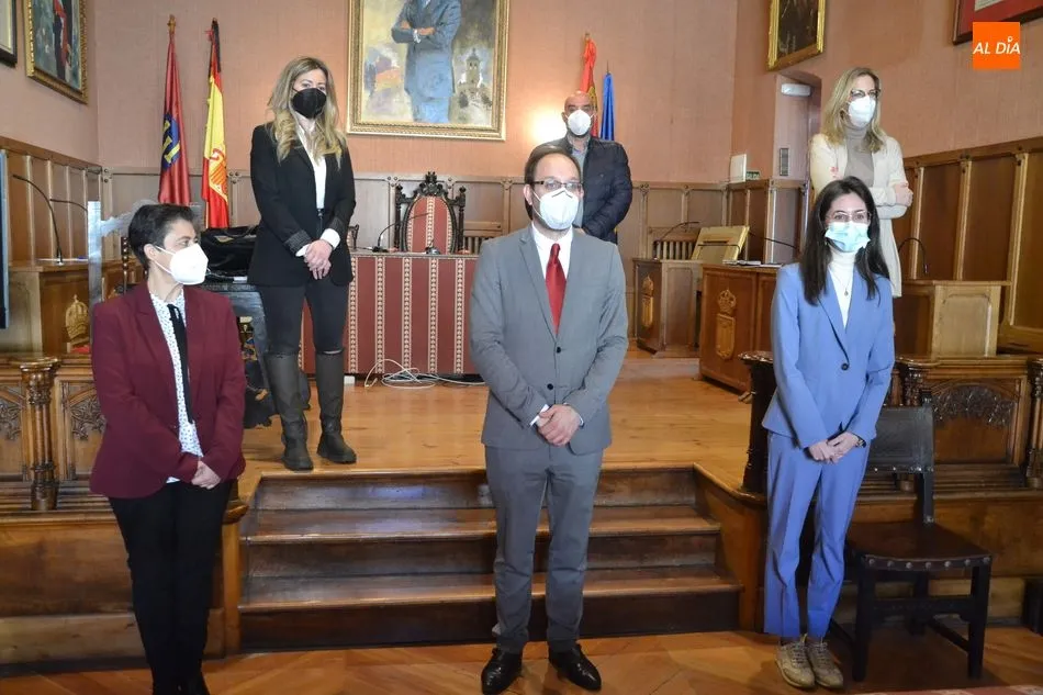 Toma posesión de su cargo la nueva arquitecta del Ayuntamiento mirobrigense  