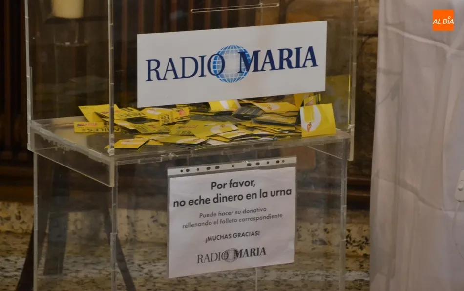Foto 10 - C&aacute;lida recepci&oacute;n a la Virgen de Radio Mar&iacute;a en la Iglesia de San Andr&eacute;s  