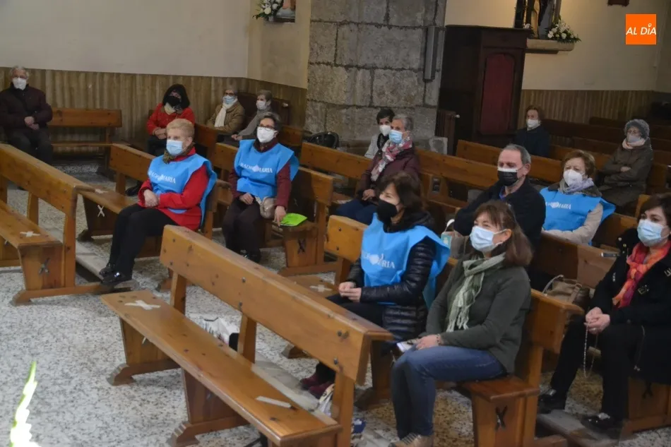 Foto 6 - C&aacute;lida recepci&oacute;n a la Virgen de Radio Mar&iacute;a en la Iglesia de San Andr&eacute;s  