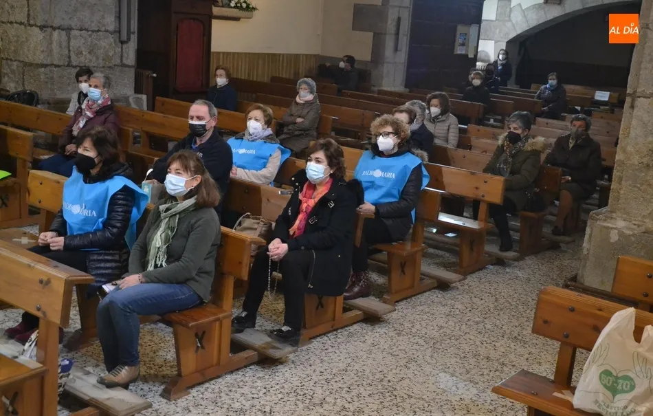 Foto 5 - C&aacute;lida recepci&oacute;n a la Virgen de Radio Mar&iacute;a en la Iglesia de San Andr&eacute;s  